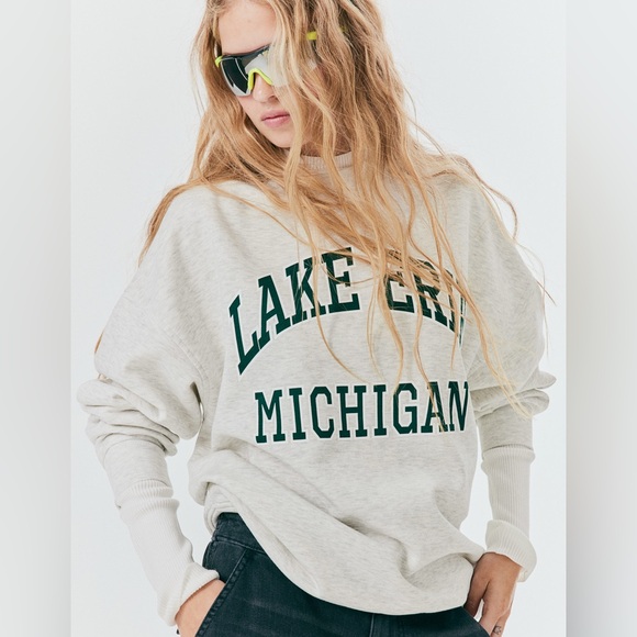 H&M Tops - H&M Grey Lake Erie Oversized Sweatshirt - XS